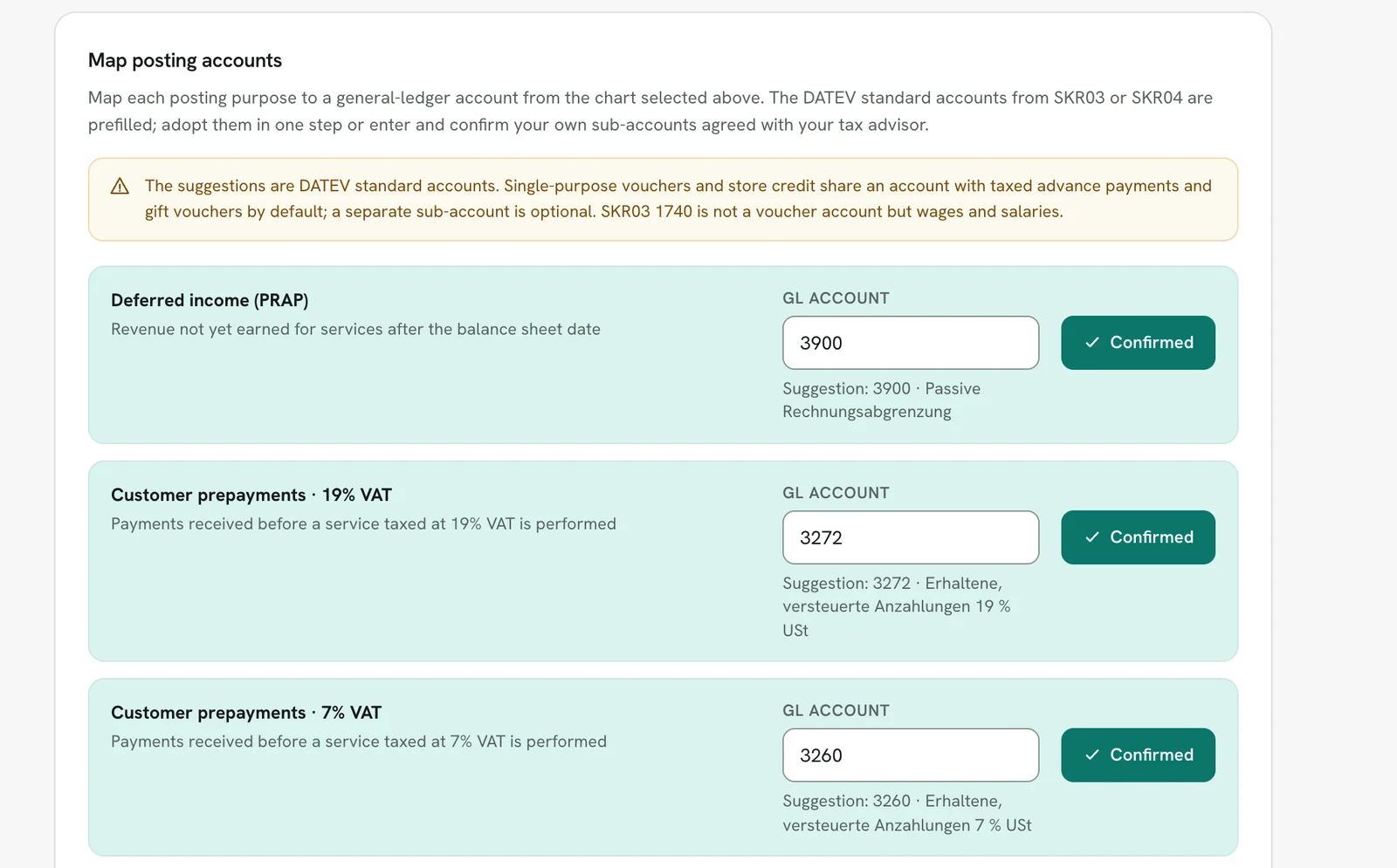 Rechnungskit, DATEV settings, Map posting accounts section in SKR04: deferred income on 3900, customer prepayments at 19% VAT on 3272 and at 7% VAT on 3260, each with the suggestion from the DATEV standard chart and the status Confirmed