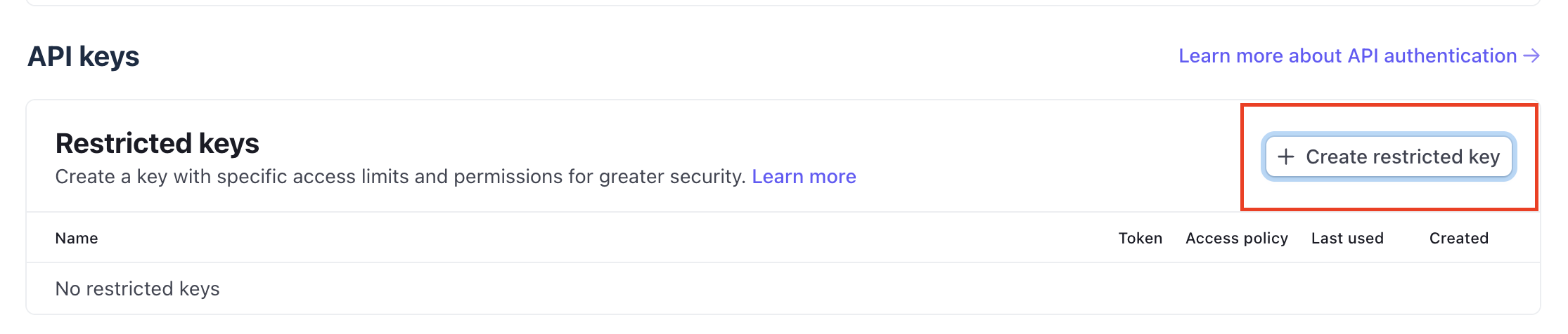 Stripe-Dashboard: der Bereich Entwickler, API-Schlüssel, mit dem hervorgehobenen Button "Create restricted key" im Abschnitt "Restricted keys"